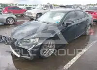 2017 Lexus IS300 фото