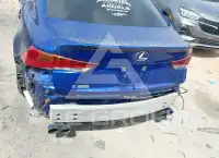 2017 Lexus IS300 фото
