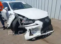 2017 Lexus IS200 фото