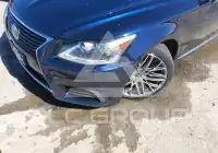 2017 Lexus LS460 photo