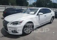 2017 Lexus LS460 photo