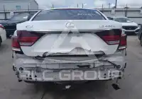 2017 Lexus LS460 photo