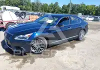 2017 Lexus LS460 photo