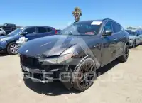 2017 Maserati LEVANTE фото