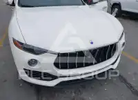 2017 Maserati LEVANTE фото