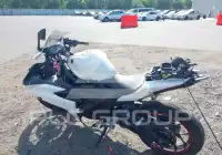 2017 Yamaha YZFR3 фото