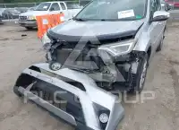 2017 Toyota RAV4 фото
