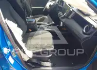 2017 Toyota RAV4 фото