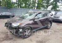 2017 Toyota RAV4 фото