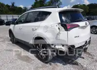 2017 Toyota RAV4 фото