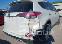 2017 Toyota RAV4 фото