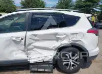 2017 Toyota RAV4 photo