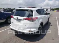 2017 Toyota RAV4 фото
