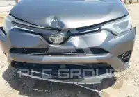 2017 Toyota RAV4 фото