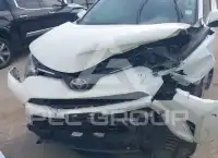 2017 Toyota RAV4 фото