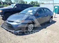 2017 Toyota COROLLA фото