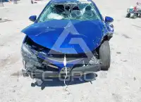 2017 Toyota COROLLA фото