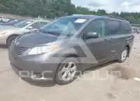 2017 Toyota SIENNA фото