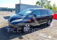 2017 Toyota SIENNA фото