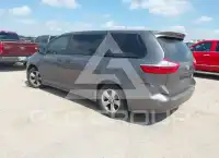2017 Toyota SIENNA фото