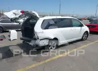 2017 Toyota SIENNA photo