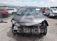 2017 Toyota SIENNA фото