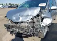 2017 Toyota SIENNA фото