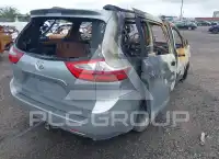 2017 Toyota SIENNA фото