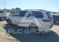 2017 Toyota SIENNA фото
