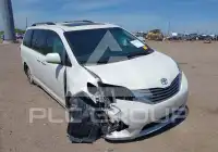 2017 Toyota SIENNA photo