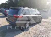 2017 Toyota SIENNA фото
