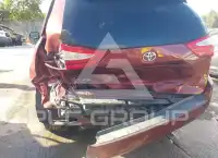 2017 Toyota SIENNA фото