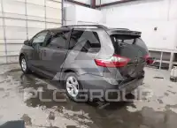 2017 Toyota SIENNA фото
