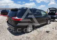 2017 Toyota SIENNA photo