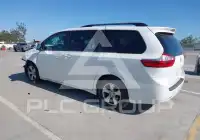 2017 Toyota SIENNA photo