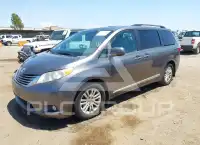2017 Toyota SIENNA фото