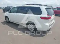 2017 Toyota SIENNA photo