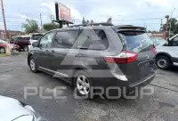 2017 Toyota SIENNA фото