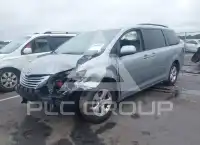 2017 Toyota SIENNA фото