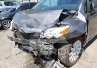 2017 Toyota SIENNA фото