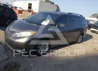 2017 Toyota SIENNA фото