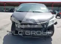 2017 Toyota SIENNA фото
