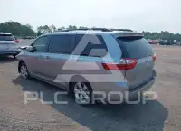 2017 Toyota SIENNA photo