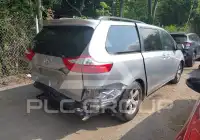 2017 Toyota SIENNA photo