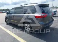 2017 Toyota SIENNA фото