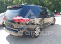 2017 Toyota SIENNA фото