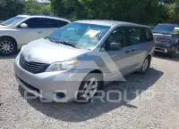 2017 Toyota SIENNA photo
