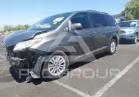 2017 Toyota SIENNA фото