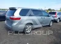 2017 Toyota SIENNA фото