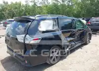 2017 Toyota SIENNA photo